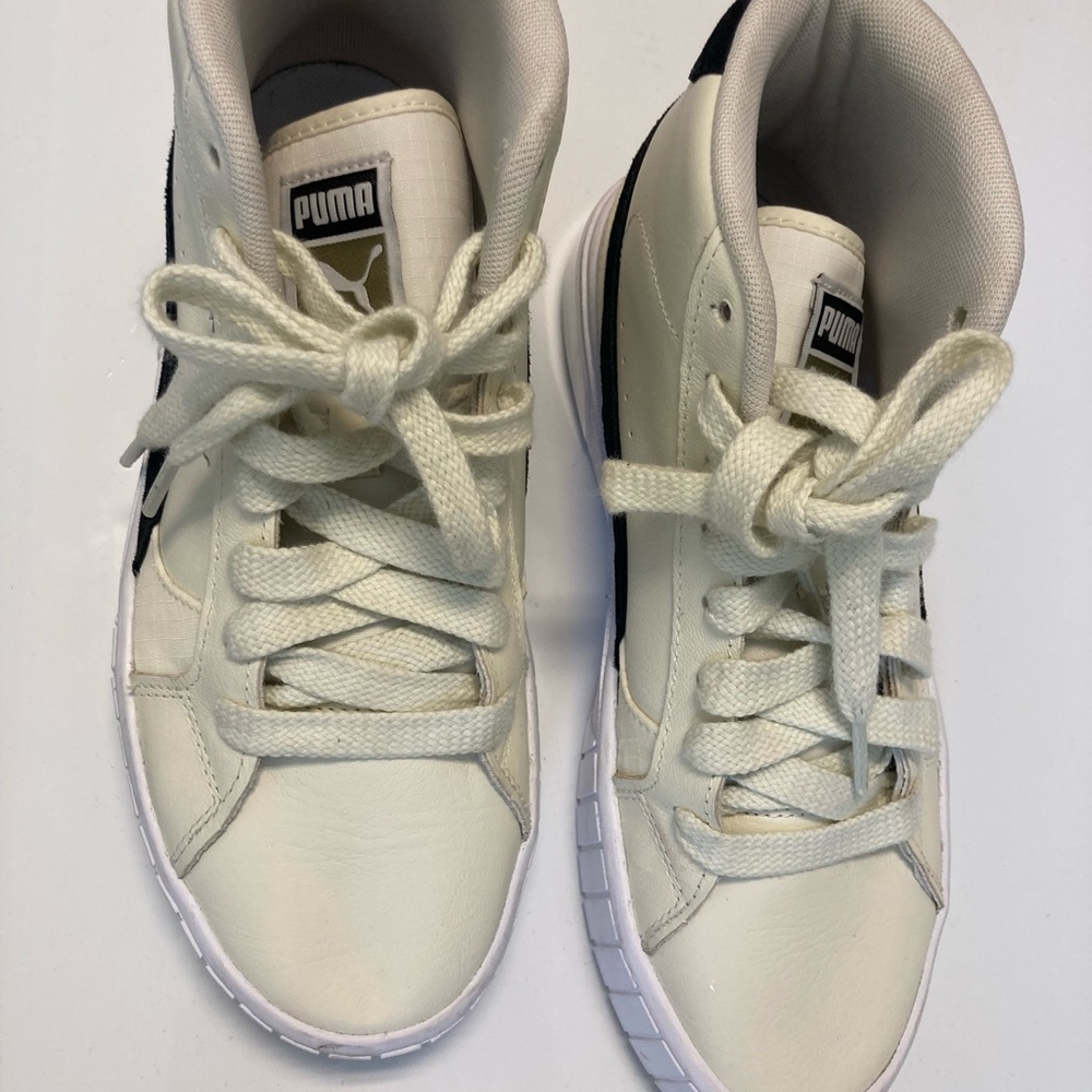 Puma Kids Cream and Black High-Top Boots
